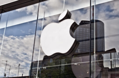 Crypto Investor Sues Apple Over Malicious App That Stole Cryptocurrencies