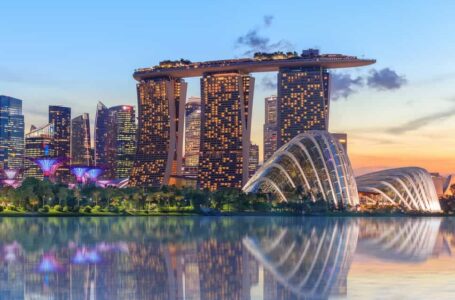 Singapore Greenlights Aussie Exchange and DBS Vickers to Provide Crypto Services