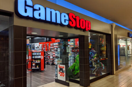 GameStop Board Member Wants to Take Deep Dive Into Crypto