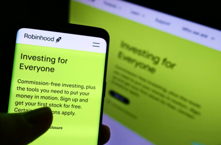 Robinhood Is Teasing Shiba Inu Community as Petition to List SHIB Comes Close to 500,000 Signatures