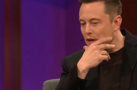 Elon Musk Believes Crypto-Hating Sen Warren Should Leave Senate for Good: Details