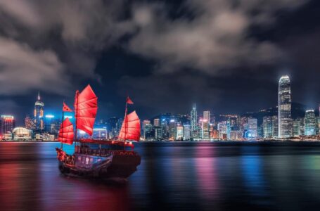 Hong Kong Cryptocurrency Exchange Freezes Its Customers’ Funds (Report)