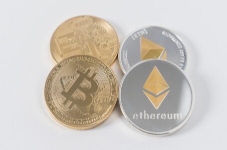 Crypto lawyer John Deaton justifies holding BTC, ETH while representing XRP holders