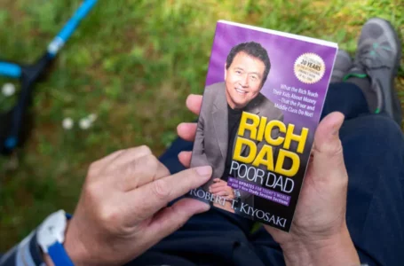 ‘Rich Dad Poor Dad’ Author Says Our Financial Institutions to Blame for Destroying U.S. Dollar