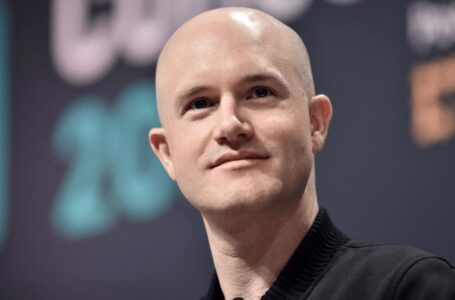Coinbase Will Not Halt Servicing Russian-based Users, for Now, Says CEO