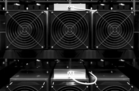 Mining Report Shows Bitcoin’s Electricity Consumption Decreased by 25% in Q1 2022