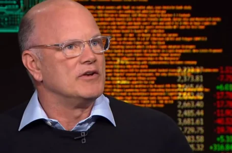 Fund Manager Mike Novogratz Believes NASDAQ Selloff Is Not Over, Crypto Remains Red