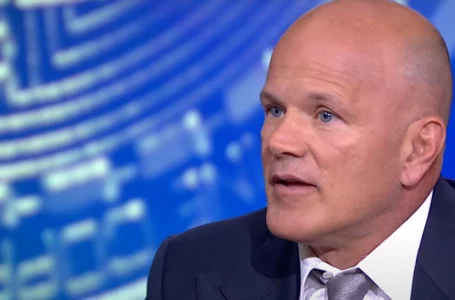 Mike Novogratz Remains Bearish on Crypto as Bitcoin Drops to 52-Week Low