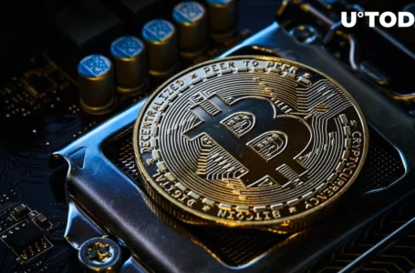 3 Key Things to Watch for on Bitcoin as It Hangs Between $30,000 and Potential $25,000 Revisit